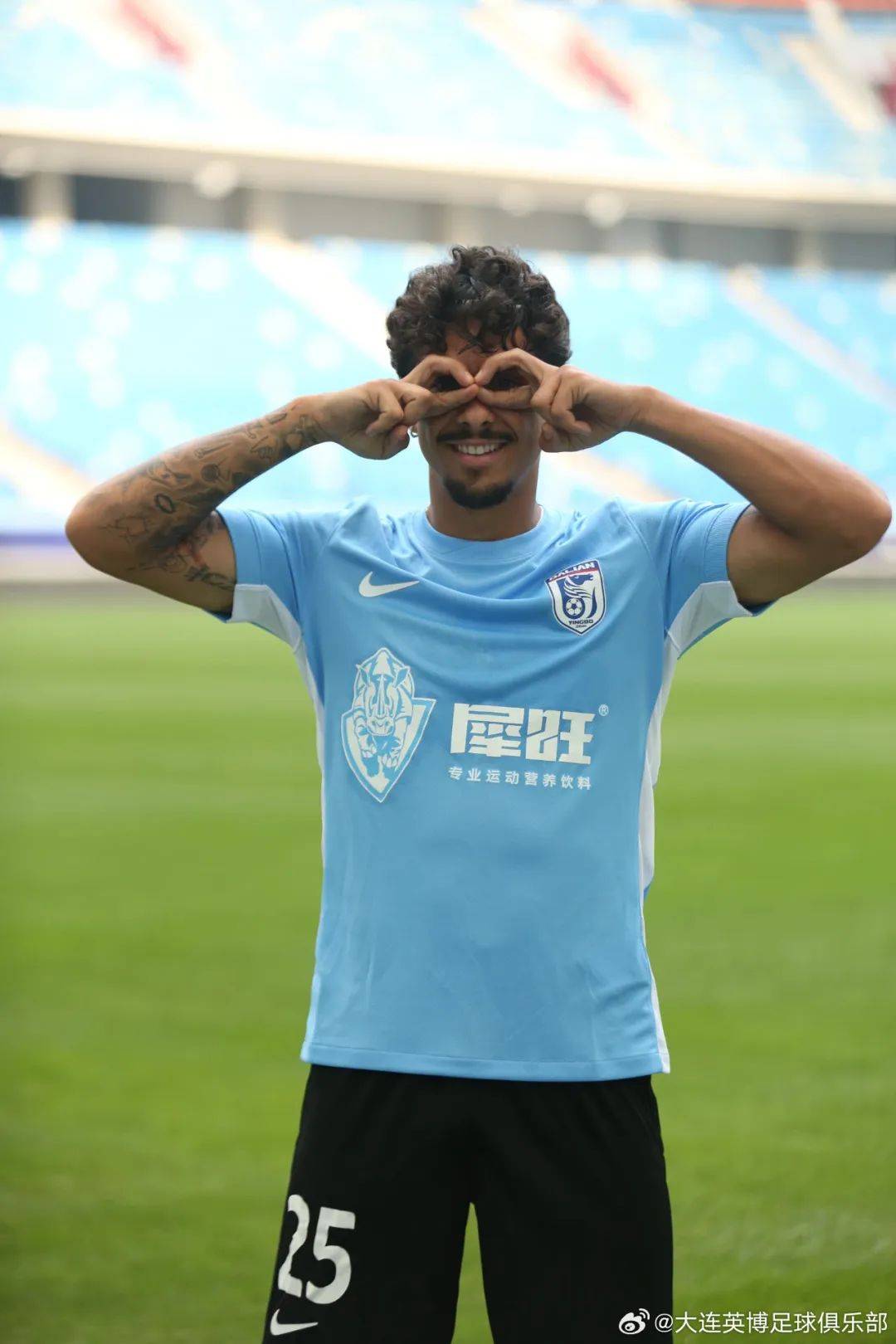 上海海港训练开放日，赛后遗憾出局引欢呼，葡超在即，医务组通报恢复